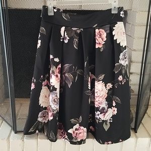 Gorgeous flowery skirt